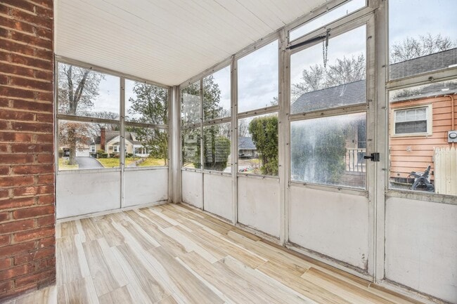 Building Photo - 5-08-8 Essex Pl