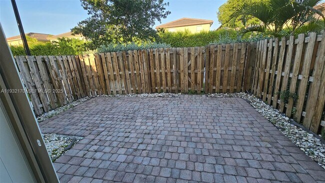 Building Photo - 8785 NW 116th Ct