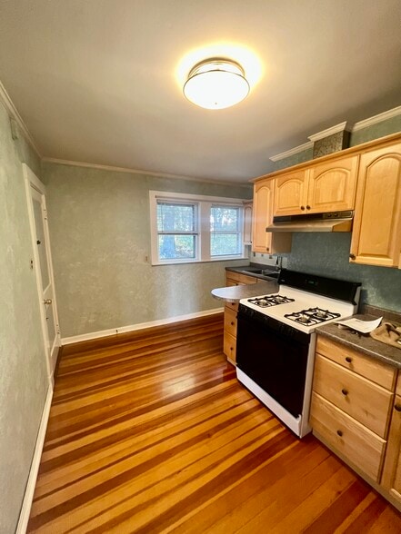Building Photo - 154 Mount Vernon St