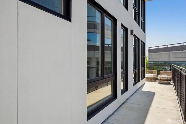 Building Photo - 1605 Riviera Ave