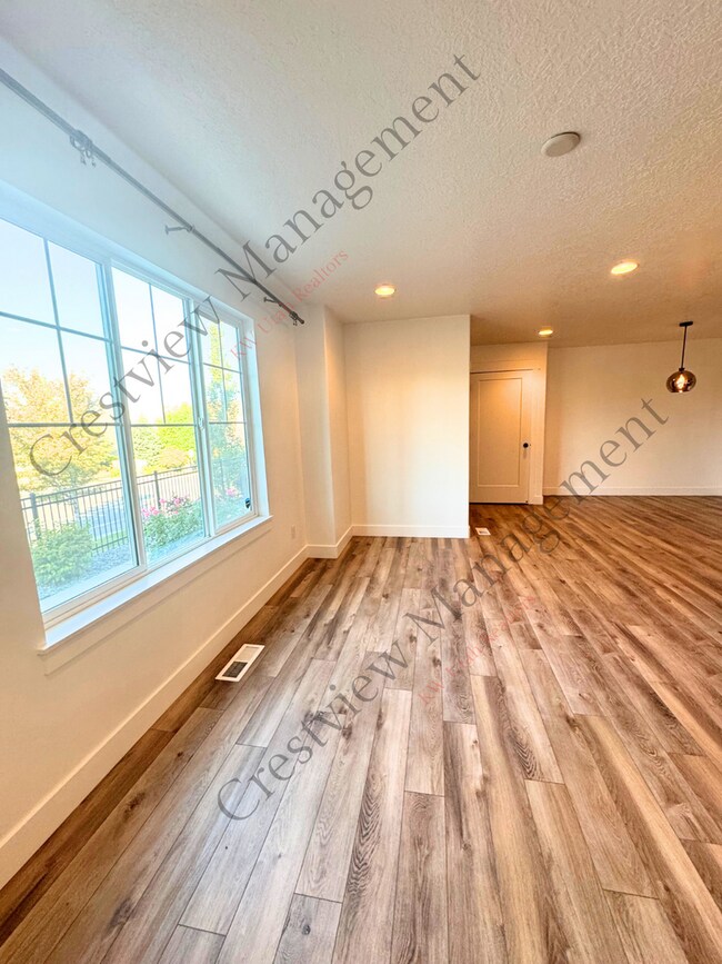 Building Photo - 4883 N Nile Dr