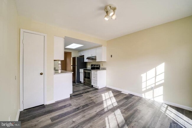 Building Photo - 7476 Adams Park Ct