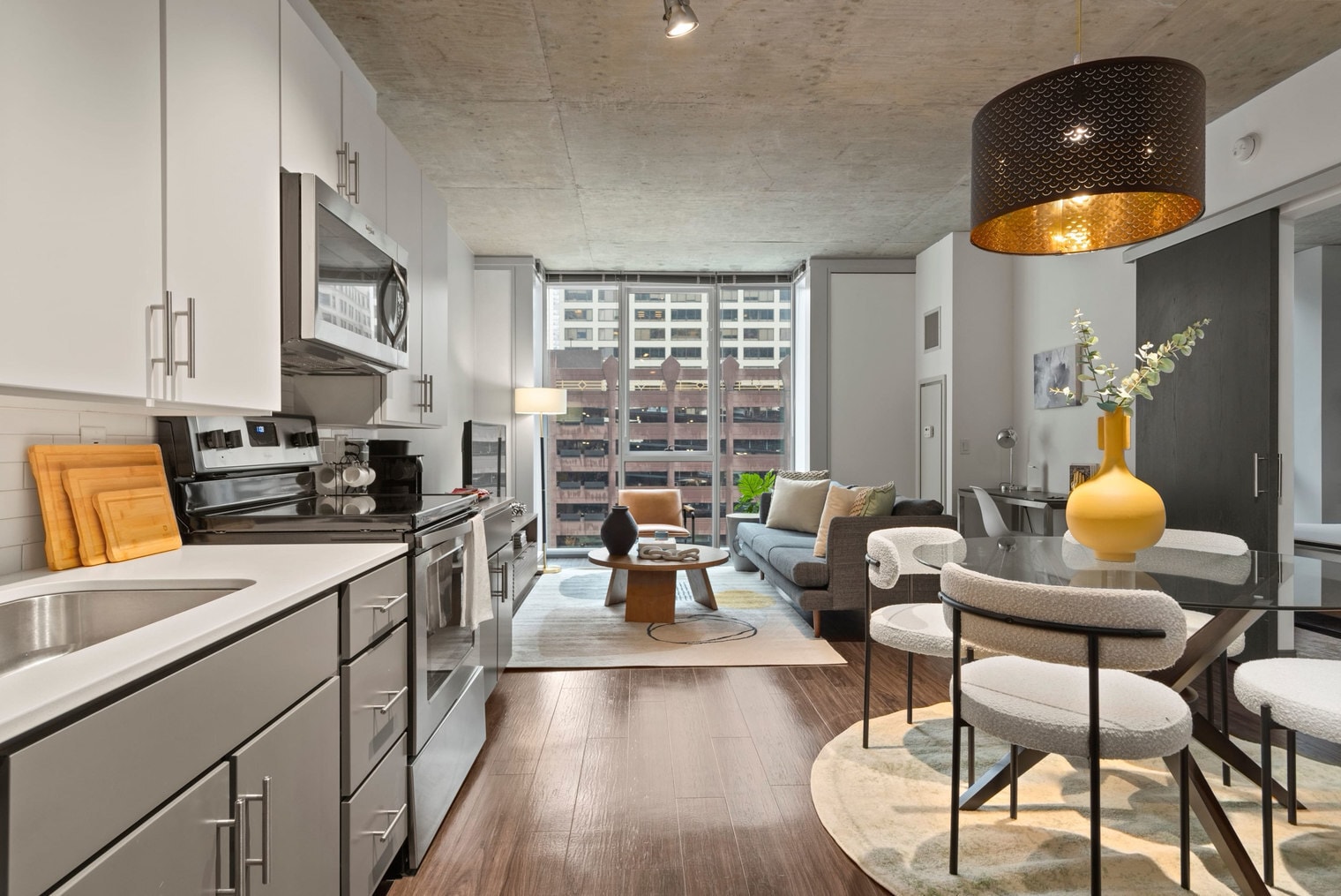 Building Photo - 215 W Lake St