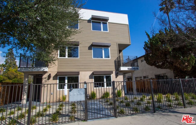 Building Photo - 4924 Laurel Canyon Blvd