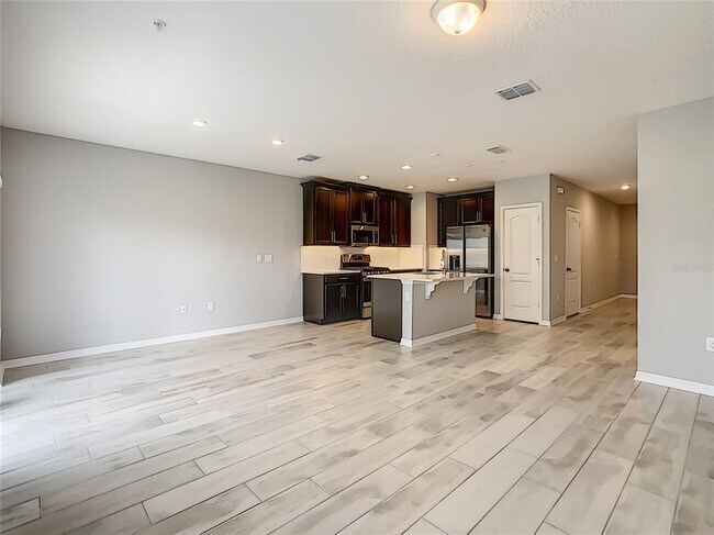 Building Photo - 213 Rustic Loop
