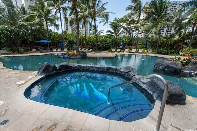 Building Photo - 1551 Ala Wai Blvd