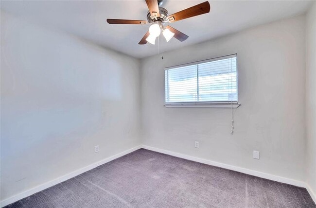 Building Photo - 2406 Sheri Oak Ln