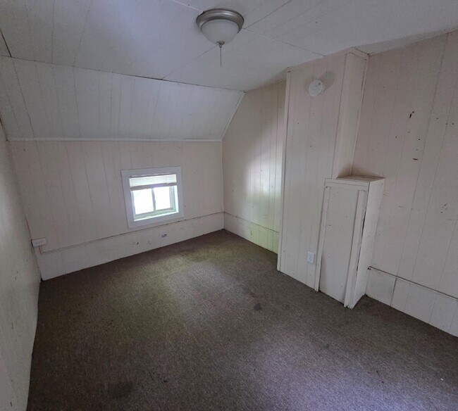 Building Photo - 29 E Vanscoter St