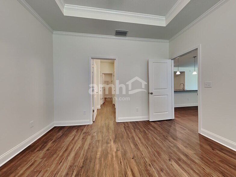 Building Photo - 267 Banyan Frst Dr