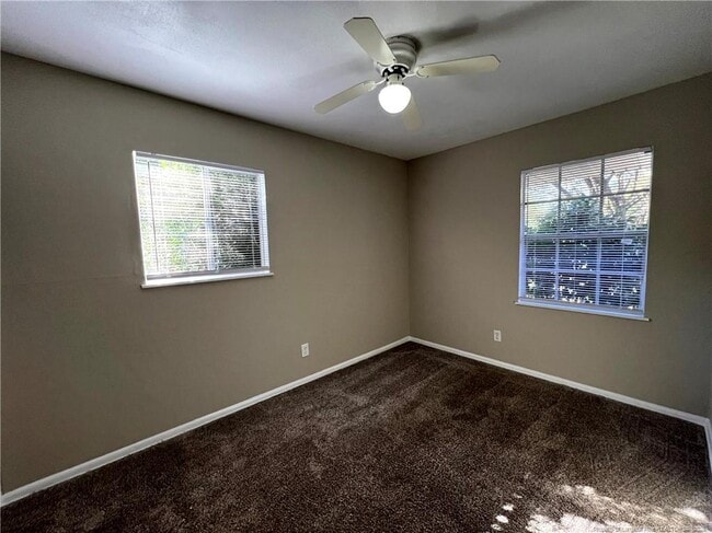 Building Photo - 1602 Crescent Dr