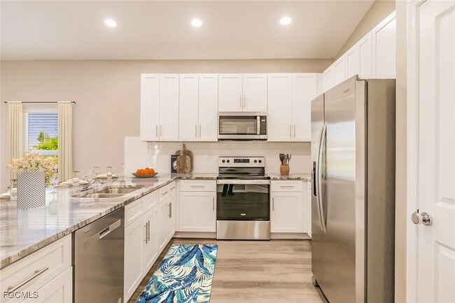 Building Photo - 2212 NE Juanita Pl