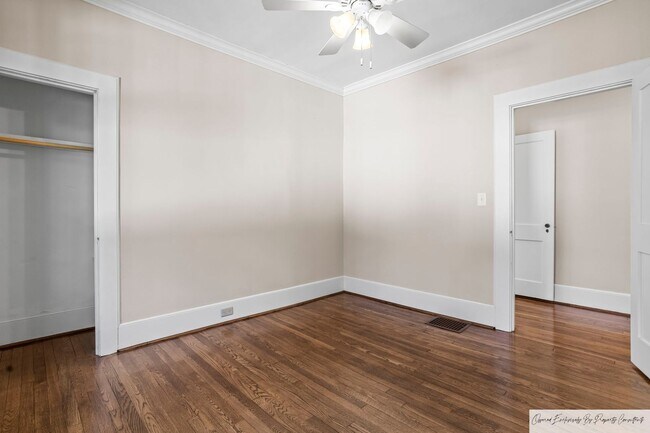 Building Photo - BEAUTIFUL ONE STORY BRICK HOME IN DOWNTOWN...