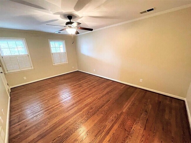 Building Photo - 1150 Falstaff Dr