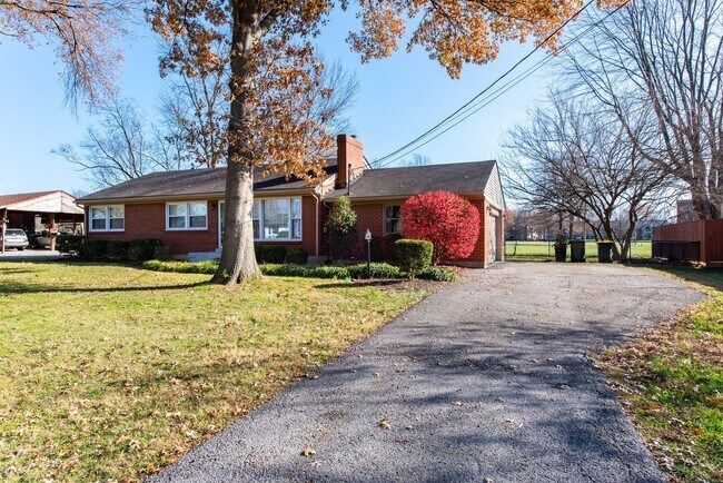 Building Photo - Fall in Love with this home!!!