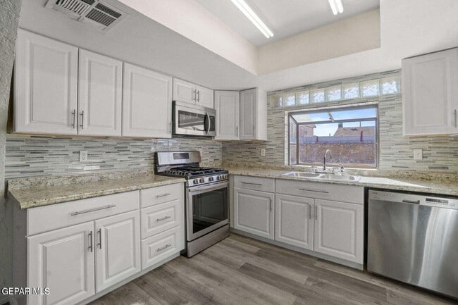 Building Photo - 11200 Warcloud Ave