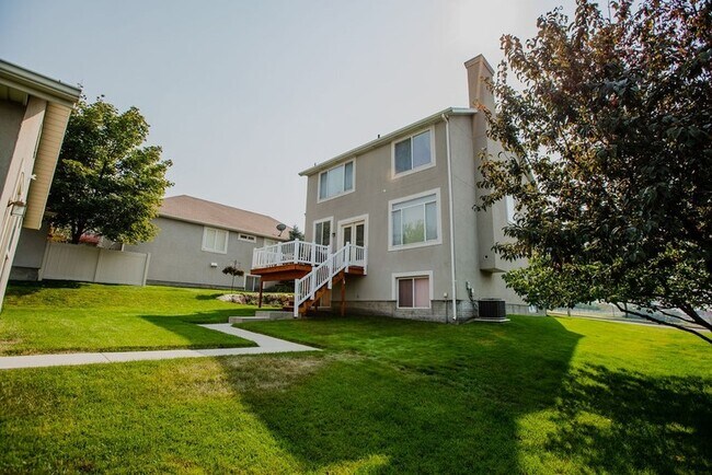 Building Photo - 14233 Adobe School Dr