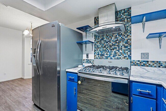 Building Photo - 4613 Sun Valley Dr