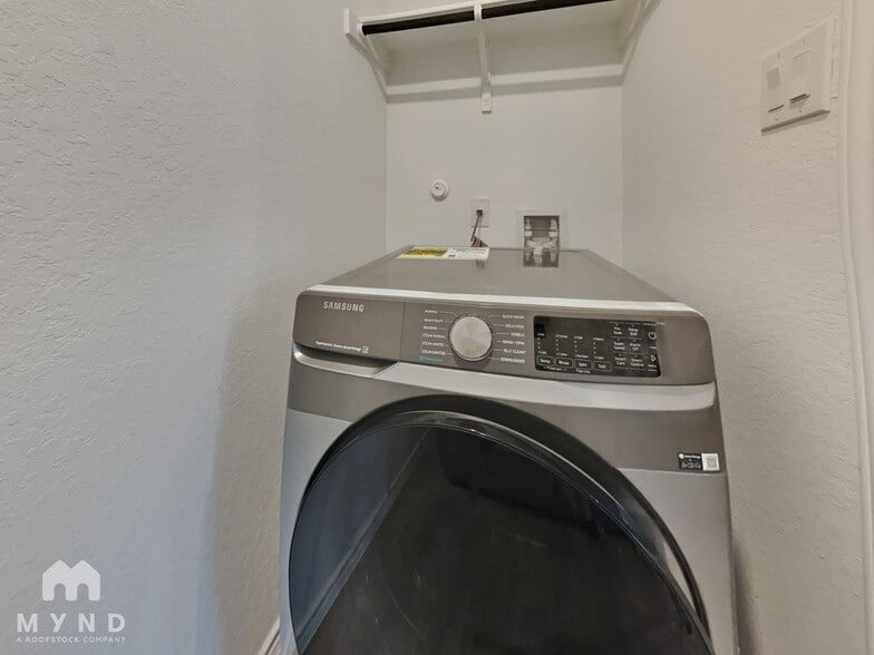 Building Photo - 14521 Payton Flts