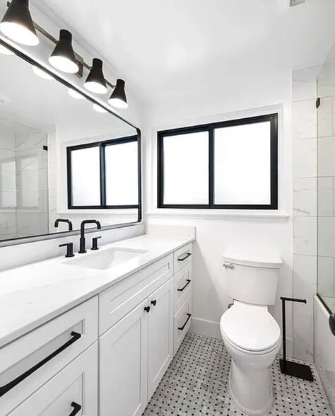 Building Photo - 17163 Clemons Dr