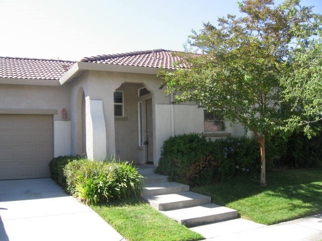 Building Photo - Beautiful Natomas area home on corner lot