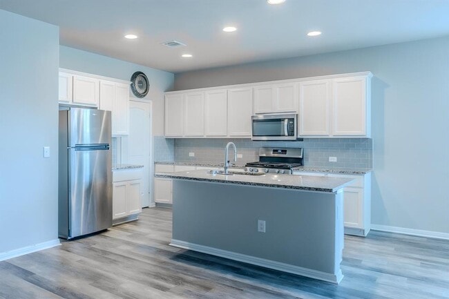 Building Photo - 225 Baum Dr