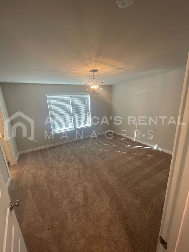 Building Photo - 289 Buckhorn Cir
