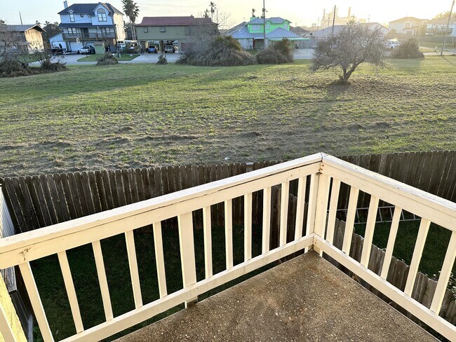 Building Photo - 4141 Whiteley Dr