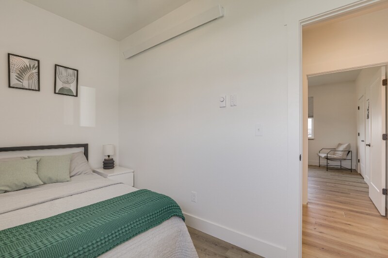 Building Photo - 1403 Windsor Dr