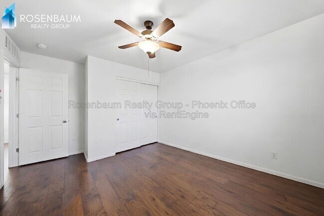 Building Photo - 9336 S 33rd Dr
