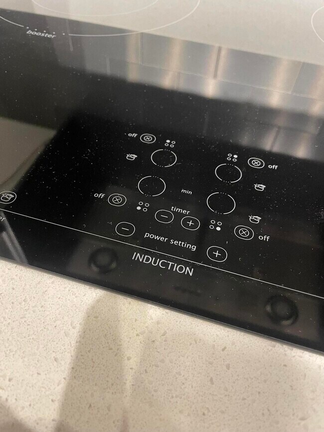 Building Photo - 2460 Fountain Pl