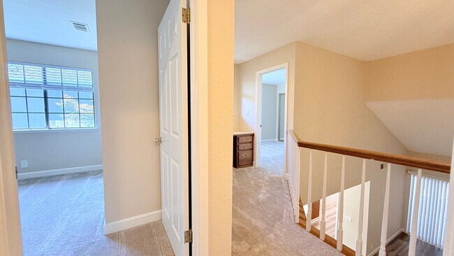 Building Photo - 1100 Sunshine Cir