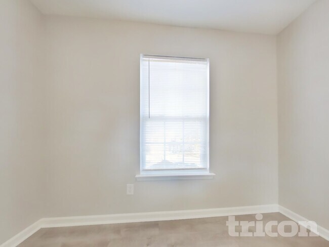 Building Photo - 725 Jack Russell Ct