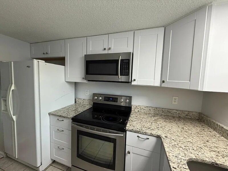 Building Photo - 1025 Carolina Rd