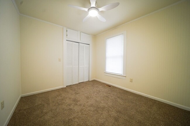 Building Photo - 1/2 MO/OFF SPECIAL - 3 bed/2 bath with yard work included