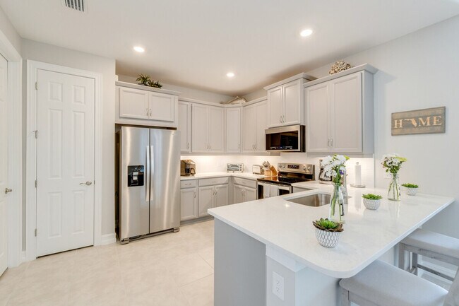 Building Photo - 217 Ibiza Lp