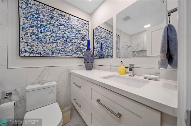 Building Photo - 4114 Carriage Dr