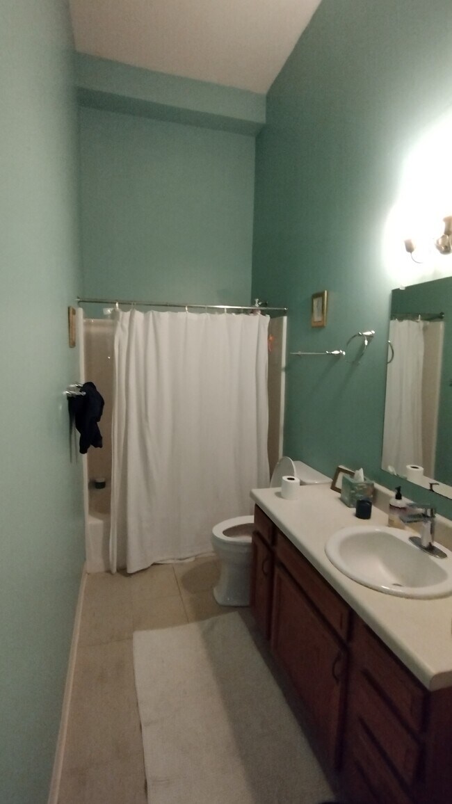 Building Photo - 139 N 4th St