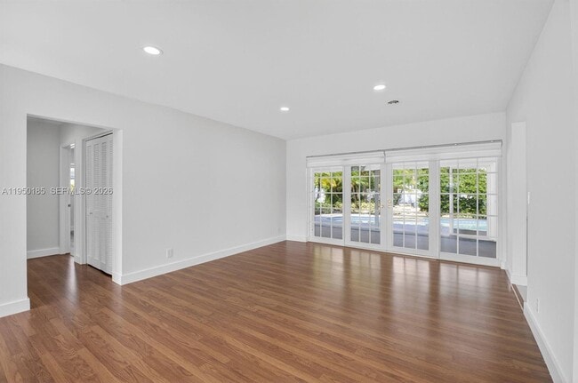 Building Photo - 1345 SW 9th Ave