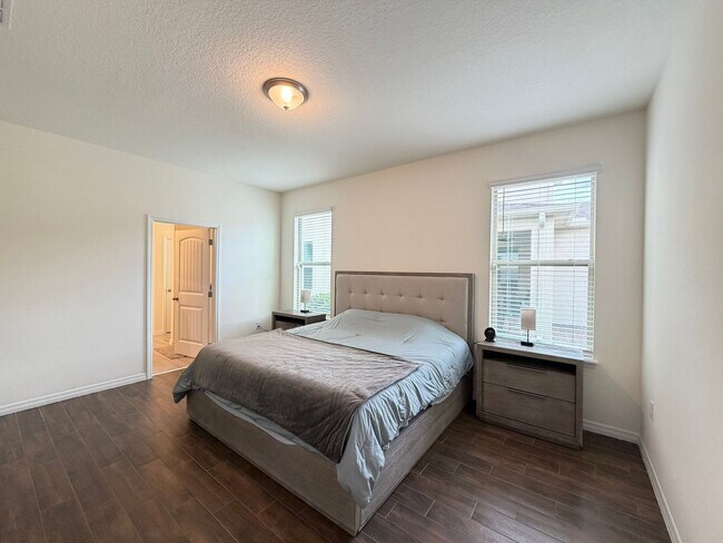 Building Photo - Perfect Home waiting for you! FULLY FURNISHED!