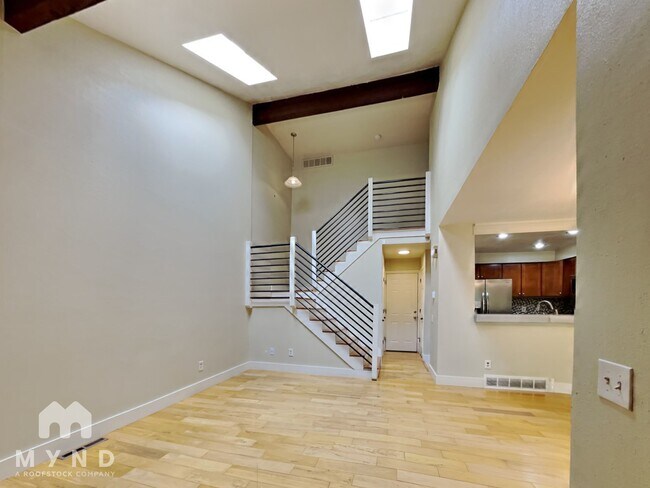 Building Photo - 2002 S Helena St