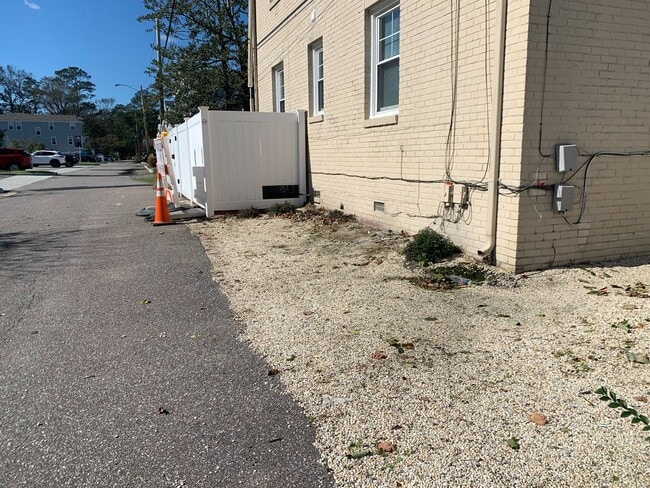 Building Photo - 2216 Baltic Ave