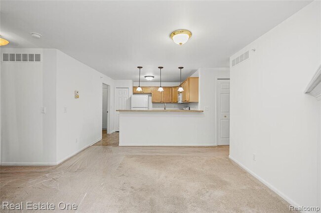 Building Photo - 23102 Alexa Dr