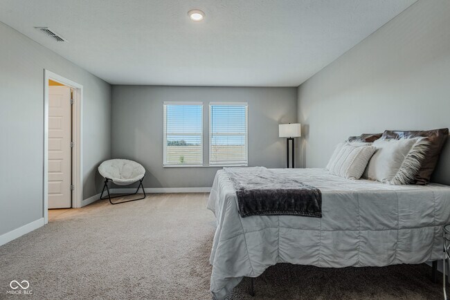 Building Photo - 144 Bluestem Ln