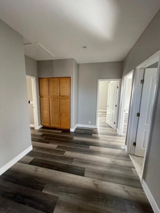 Building Photo - 2225 E Detroit St