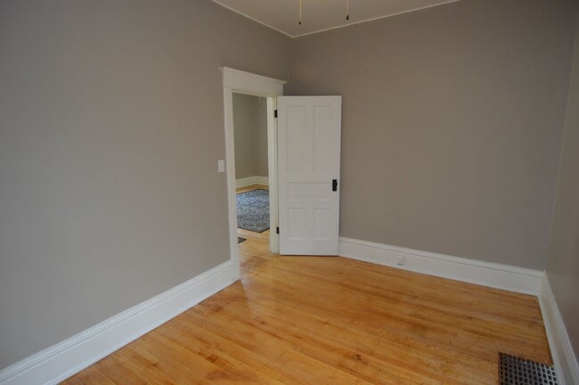 Building Photo - One of a Kind 2 bed 1 bath Single-Family Home