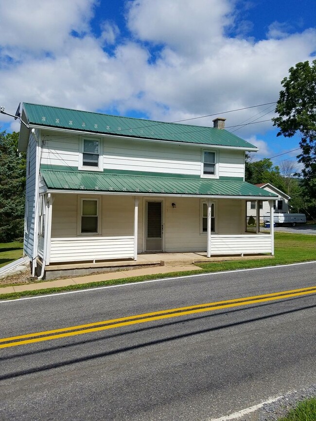 Building Photo - Spacious 3 Bedroom Bellefonte house availa...