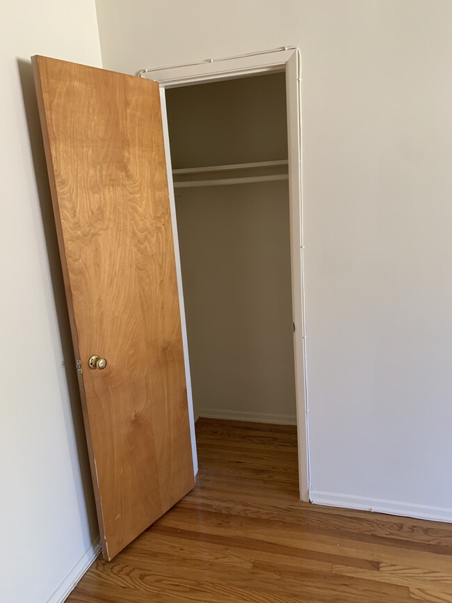 Walkin Closet - 8581 Colgate Ave