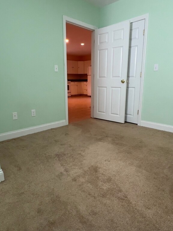 Building Photo - 9 Russell Holmes Way