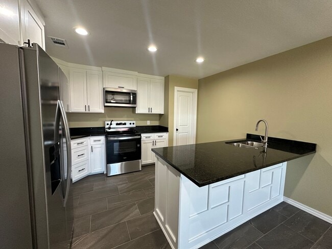 Building Photo - 1720 N 7th St