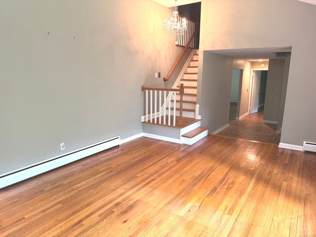 Building Photo - 6 Rivergate Woods